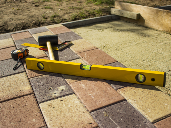 Stappenplan: bestrating leggen!